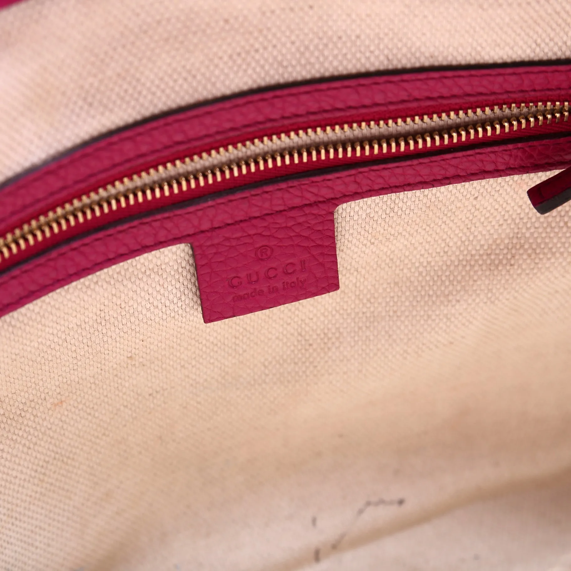 369176 Soho Crossbody