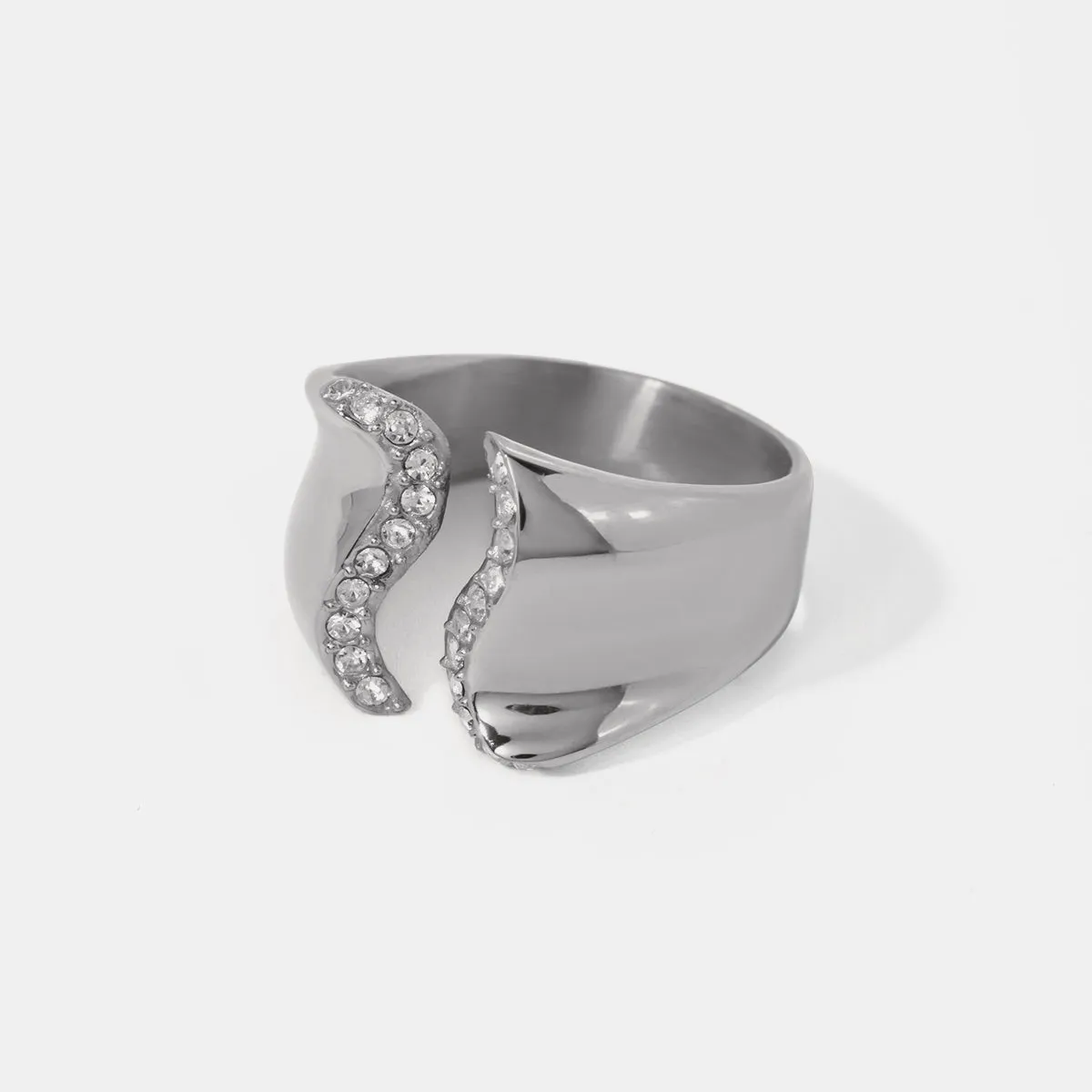 TEEK - Stainless Steel Ridged Rhinestone Bypass Ring